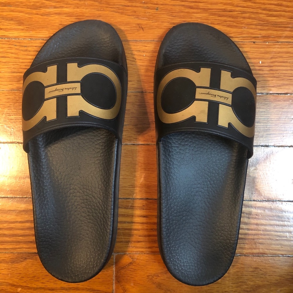 Women’s Salvatore Ferragamo Groove Slides Size 9